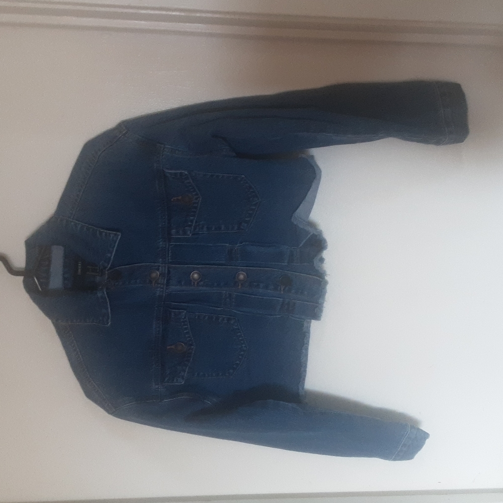 Forever 21 Cropped Raw Hems Denim Jeans Jacket Sz S